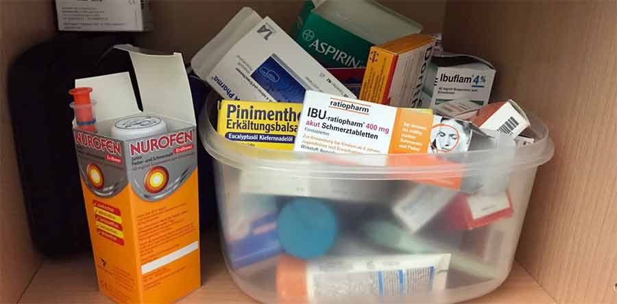 Erste-Hilfe-Kasten und Notfallapotheke für Kinder