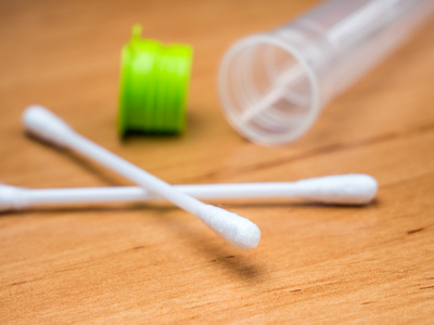 Dna Test Speichelprobe mit Röhrchen